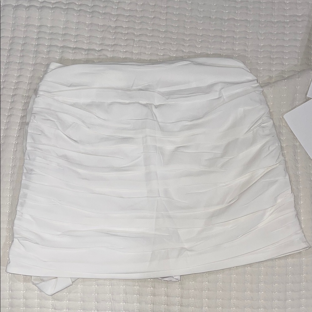 Elegant White Ruched Skirt - Picture 2 of 5